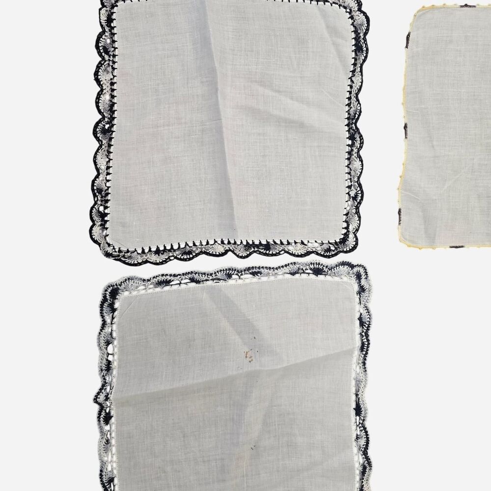 Lot of 24 vintage handkerchiefs in various colors and patterns